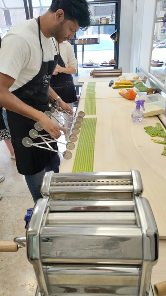 Making tortelloni